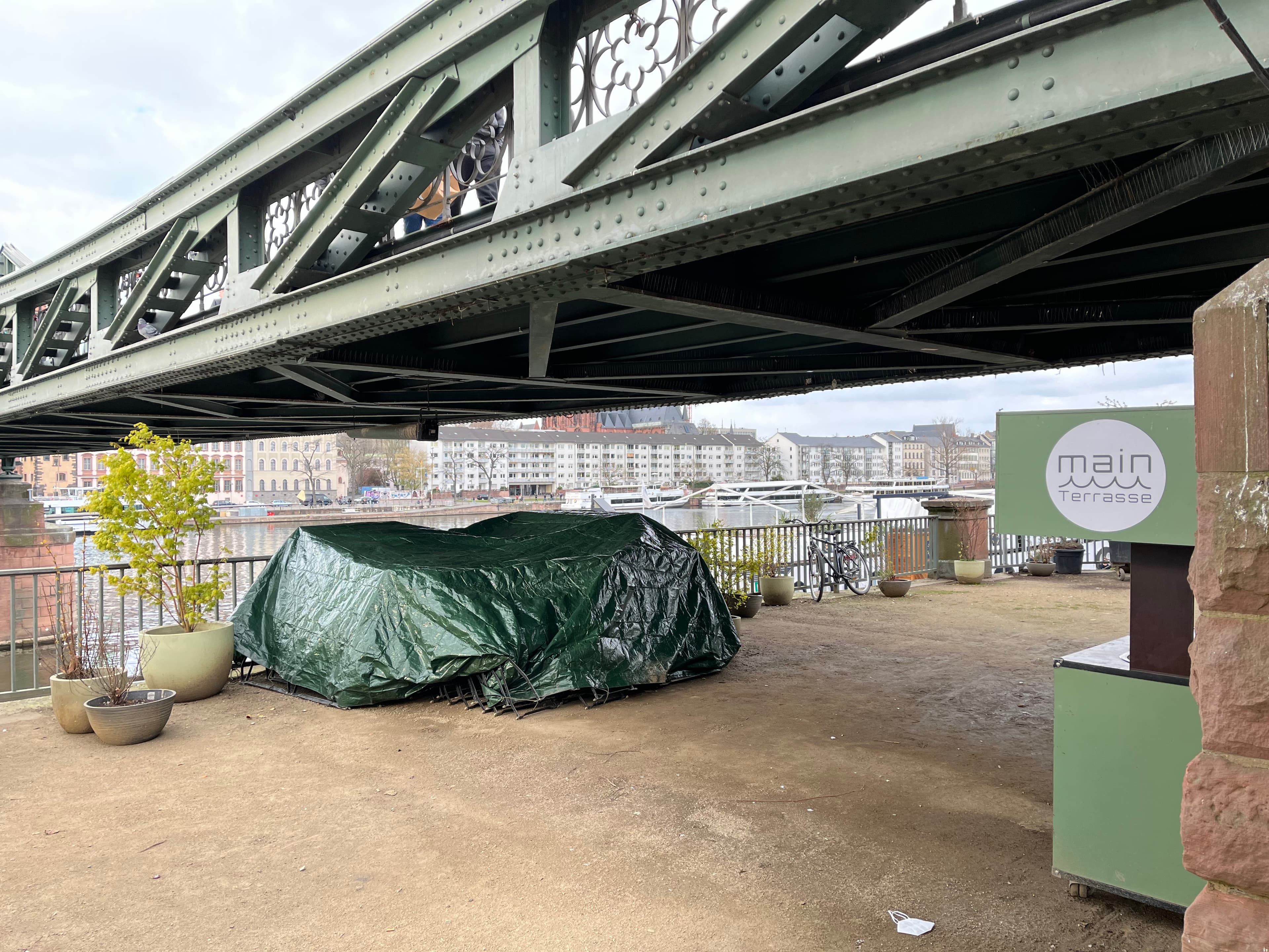 Unter F Brücken aufgeräumt